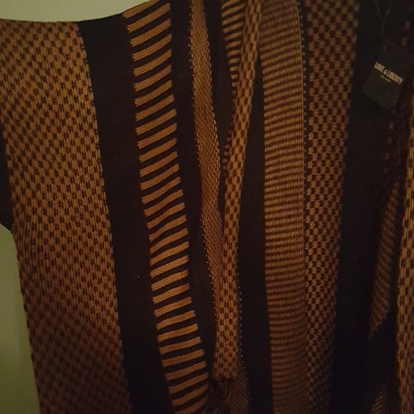 Poncho - Picture 3 of 3